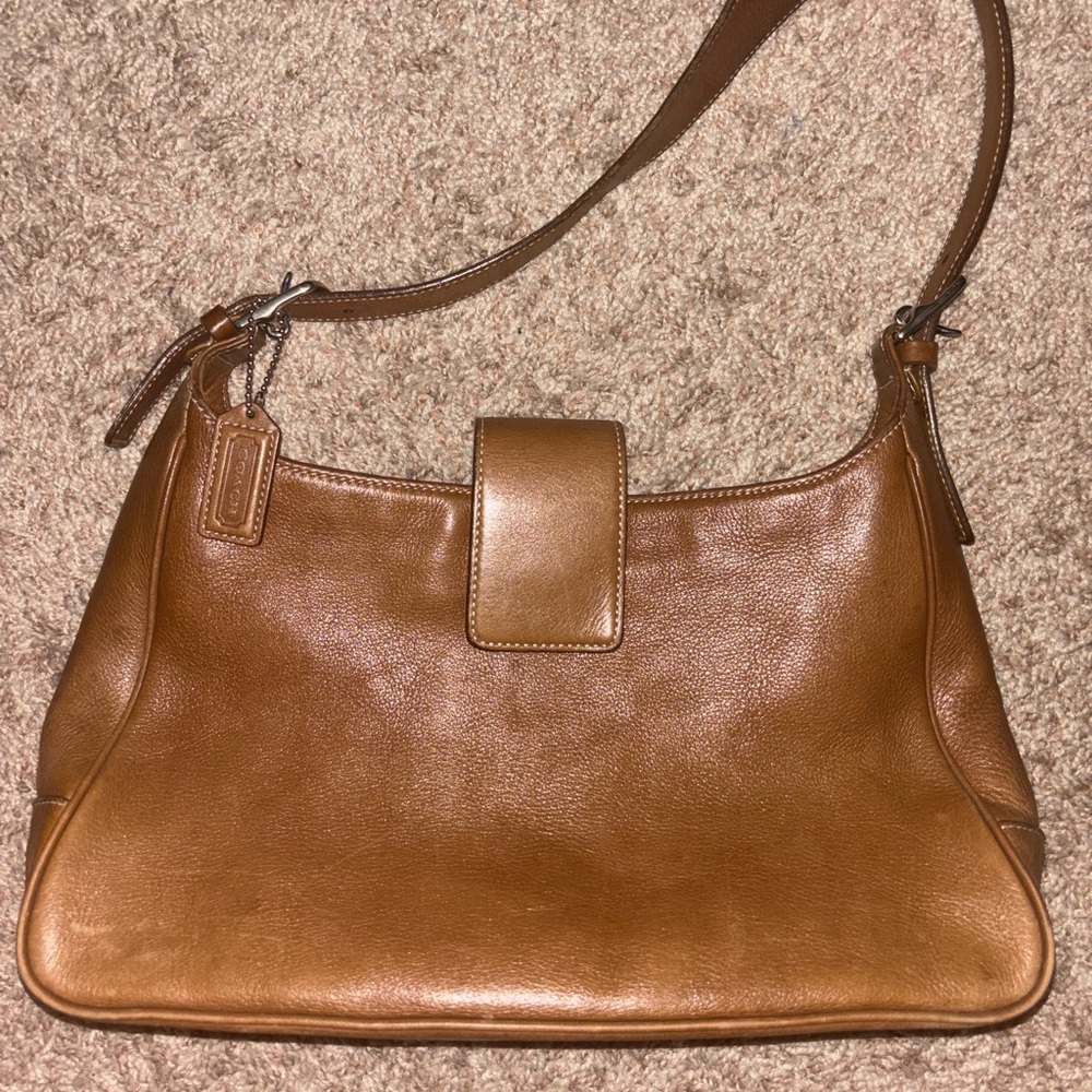 Coach Brown Leather Shoulder Bag Timeless Design